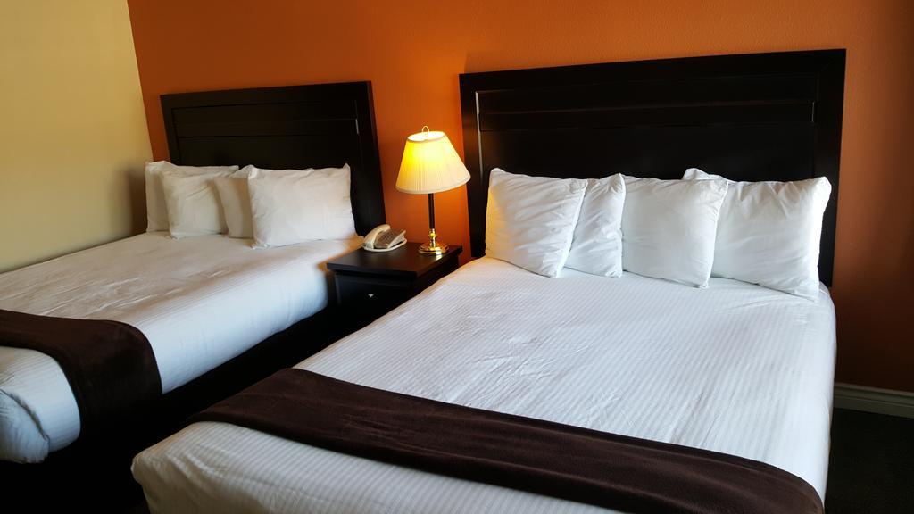 North Pointe Inn And Suites Келоуна Екстер'єр фото